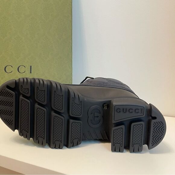 Gucci
GG pattern boots AUTHENTIC  - Picture 11 of 11